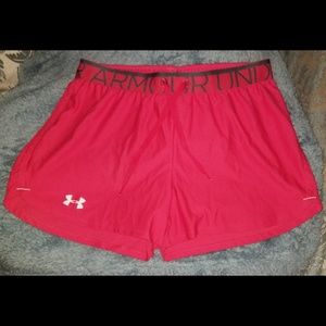Under Armour Women's Shorts Size M